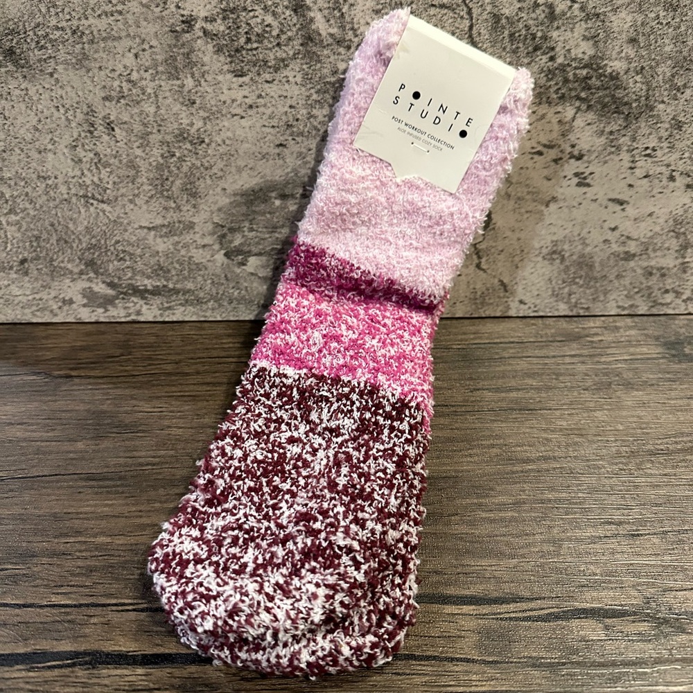 POINTE STUDIO POST WORKOUT ALOE INFUSED COZY SOCK